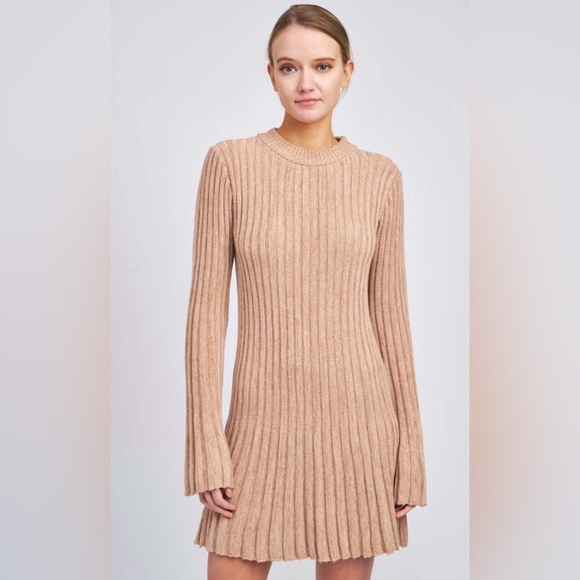 En Saison Emily Mini Sweater Dress in Rose Gold NWT Size Small - Picture 1 of 7